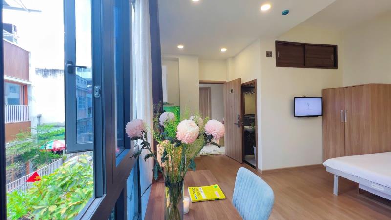 Cho thuê căn hộ 1 phòng ngủ - full nội thất - cửa sổ to- máy giật riêng-hoàng hoa thám - bình thạnh