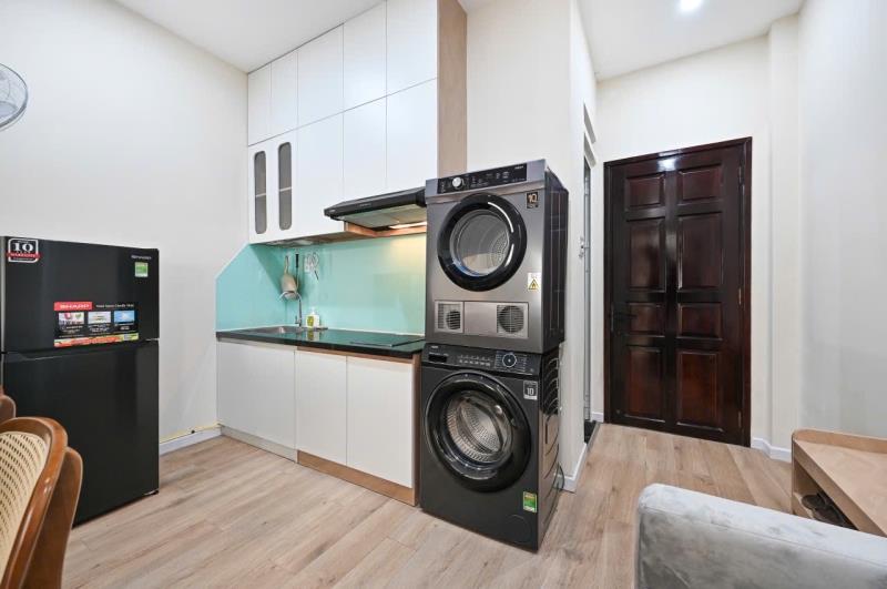 Căn hộ 1 phòng ngủ - 1 phòng khách - cửa sổ siêu lớn - thang máy - ngay mặt tiền đường - Ảnh 3