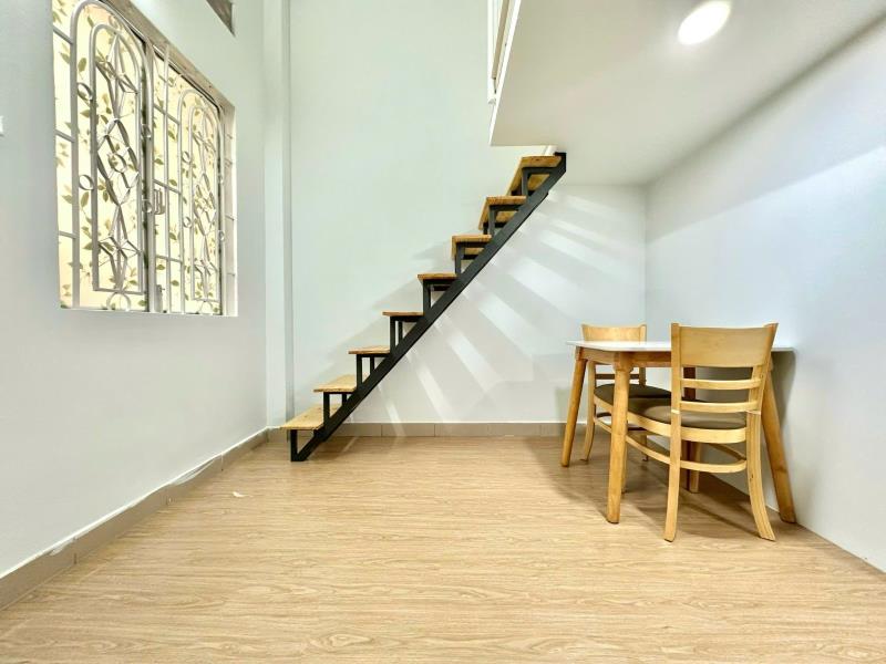 Duplex gần ngã tư hàng xanh, cách hutech, hiu, ftu, gtvt, uef chỉ 5' đi xe