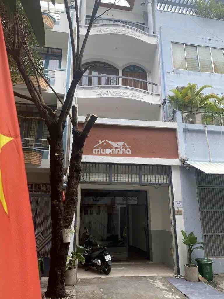 Cho thuê nguyên căn q10