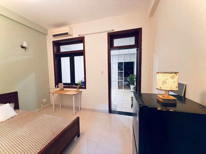 Cho thuê căn hộ 1 phòng ngủ rộng 60m2 máy giặt riêng ban công lớn full nội thất tách bếp đinh bộ lĩnh gần hàng xanh tiện qua quận 1 , quận 2 - Ảnh 2