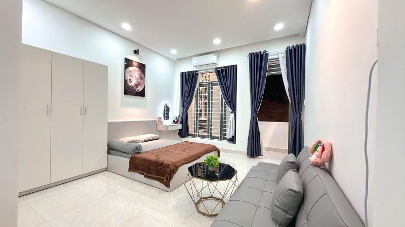 Bạn đang trả 5 - 6 triệu để đổi lấy cảm giác 'trải nghiệm địa ngục trần gian' mỗi ngày?" 🪦🤦‍♀️ ​về nhà sau 8 tiếng bị sếp dí, bước chân vào cái phòng tắm ố vàng, chân giẫm lên nền gạch dính rít - Ảnh 2