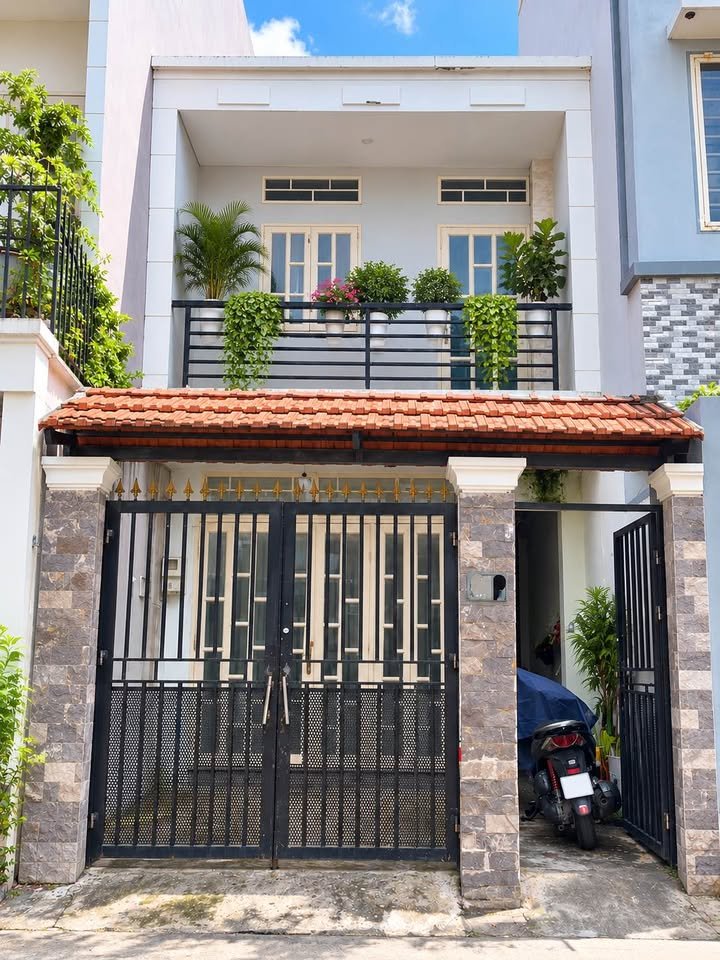 Bán nhà ngay chợ tân hương tân phú – hxh – 80m² nở hậu sẵn dòng tiền  nhỉnh 6