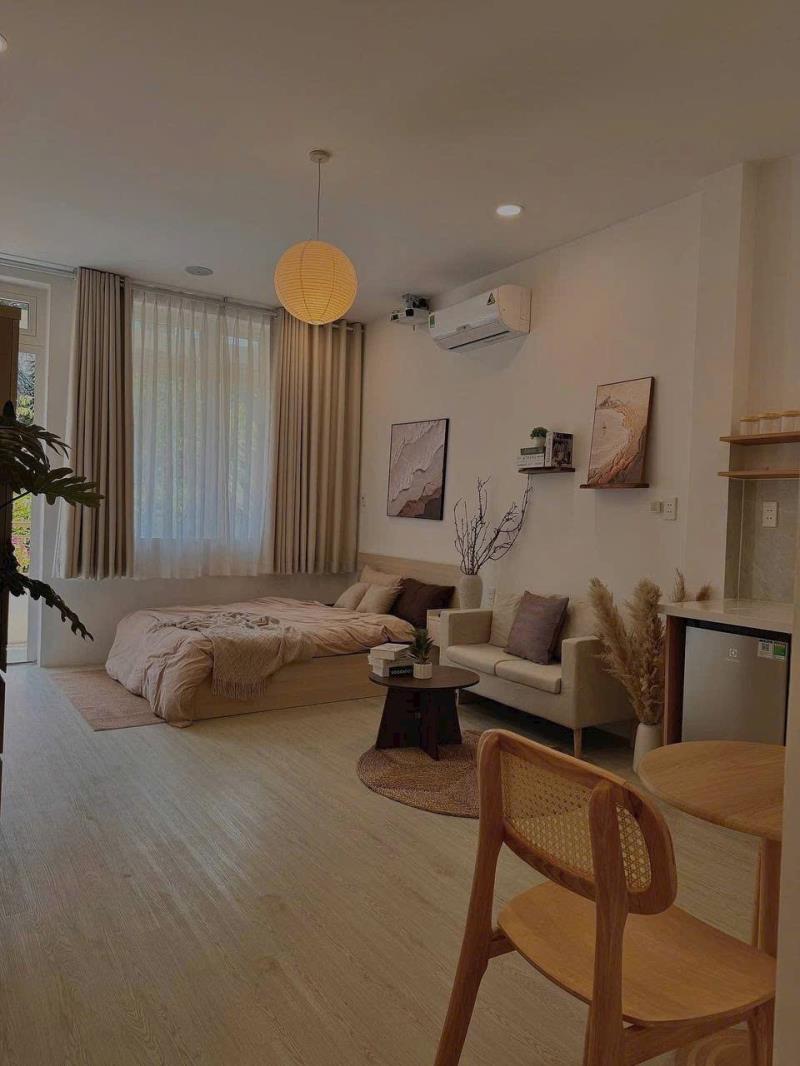 Phòng 40m2 ban công tách bếp mới kengg ngay bờ kè kế tân định quận 1- vũ huy tấn, bình thạnh - Ảnh 2
