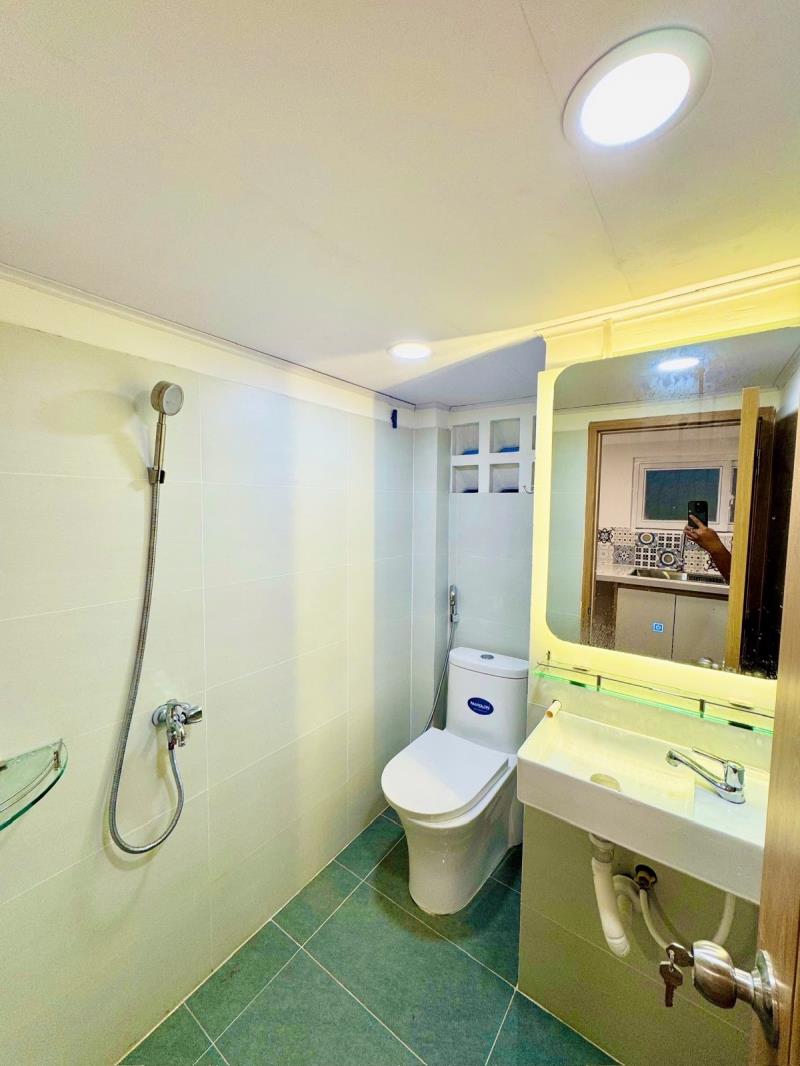 Phòng duplex cửa sổ trời to thoáng mát - Ảnh 3