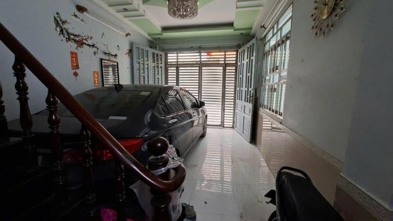 Nhà 1 trệt 2 lầu 2 mặt tiền 6m và 3.5m hẻm xe hơi vào nhà