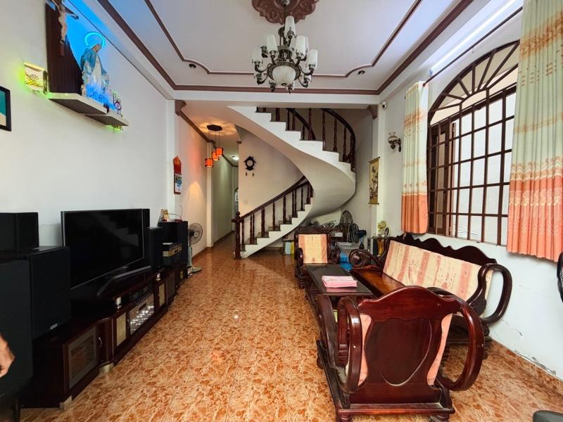 Nhà bán quang trung, 82m2, 2 tầng, 4pn, gần chợ, công viên