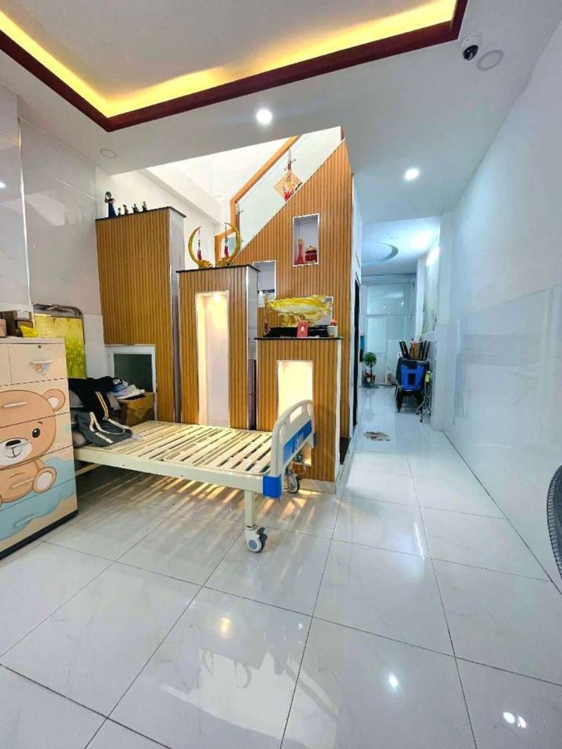 Hxh 4m tô hiệu gần đầm sen, 68m2, 4x17, 2pn, nhà mới ở ngay, chỉ 6.57 tỷ
