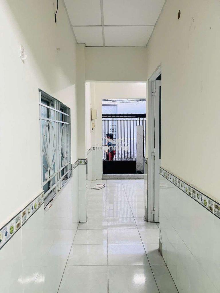 Nhà ngay chợ hiệp bình bán gấp dt 53m2 ngang 4m vuông vức sổ hồng  - Ảnh 3