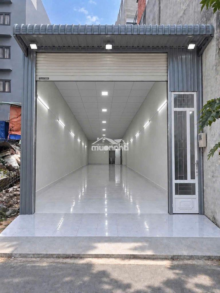 Nhà 5x20m trống suốt mới như hình đường ô tô tải sát phạm văn đồng