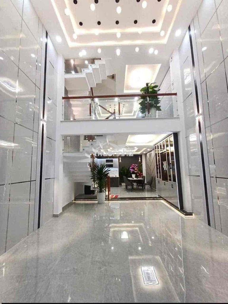Cho thuê nhà fun nội thất . dt: 4,5x13 , giá 15tr