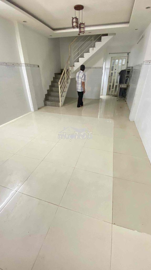 Nhà 1 trệt 1 lầu 2wc rộng rãi - Ảnh 3