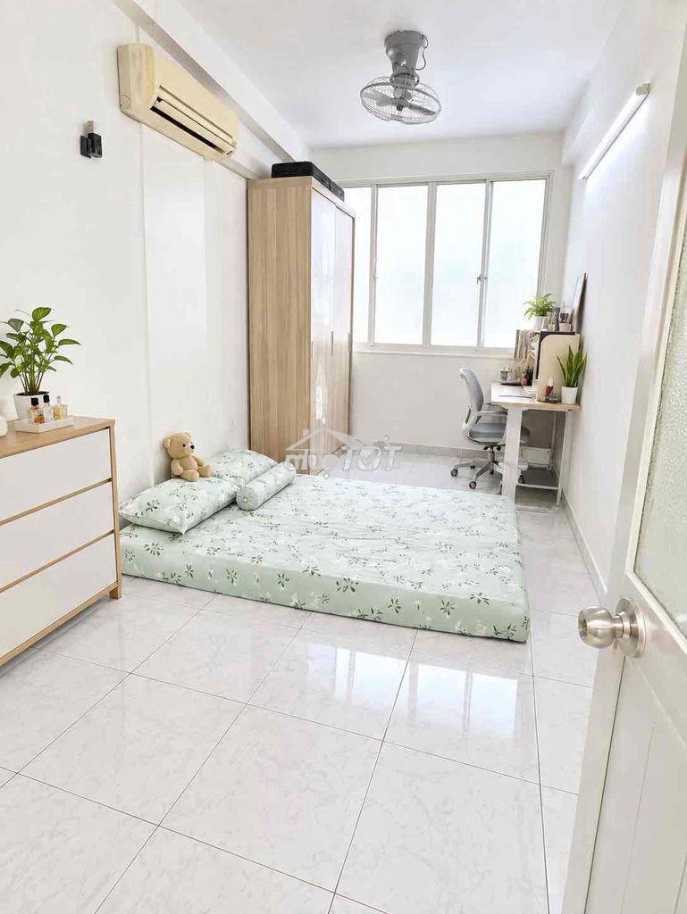 Nhà 3pn có nội thất  hẻm xe hơi cmt8 quận 10