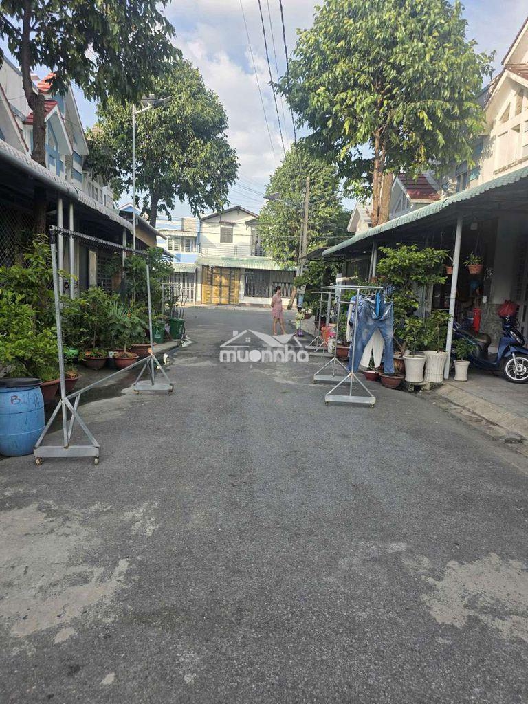 Bán nhà đã có sổ ở hóc môn 500tr gần trường nguyễn hồng đào