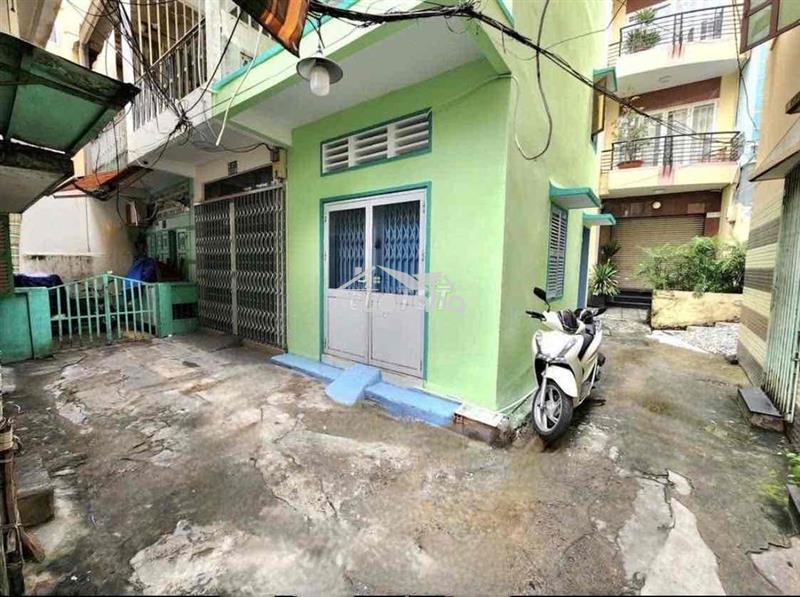 Cho thuê nhà bà hạt q10 ngay chợ-3 tầng-giá 11tr-3,2 x 8-sát mặt tiền
