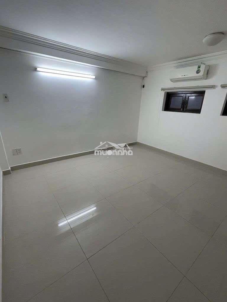 Cho thuê nhà nguyên căn 1 trệt 3 lầu -cách mạng tháng 8, q.10 - 2pn) - Ảnh 3