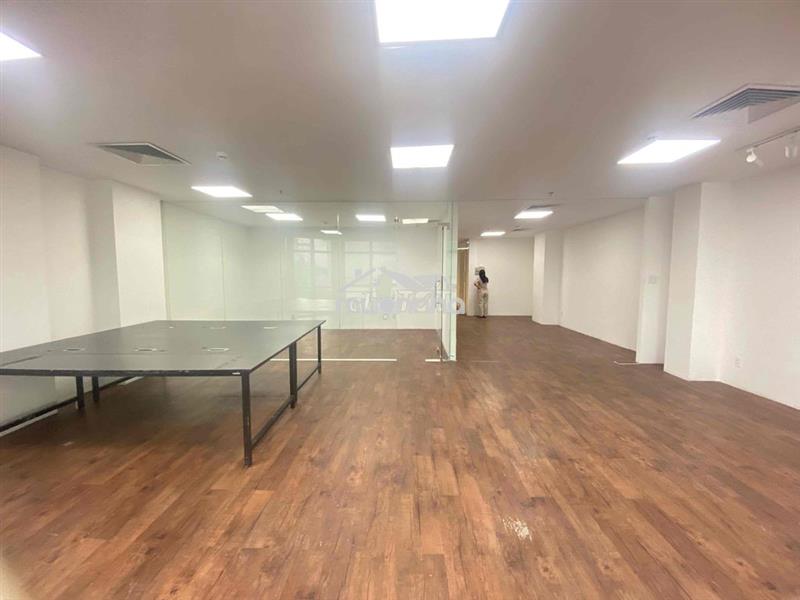 Văn phòng sát bến thành - 160m2 - diện tích lớn - giá rẻ trung tâm q1