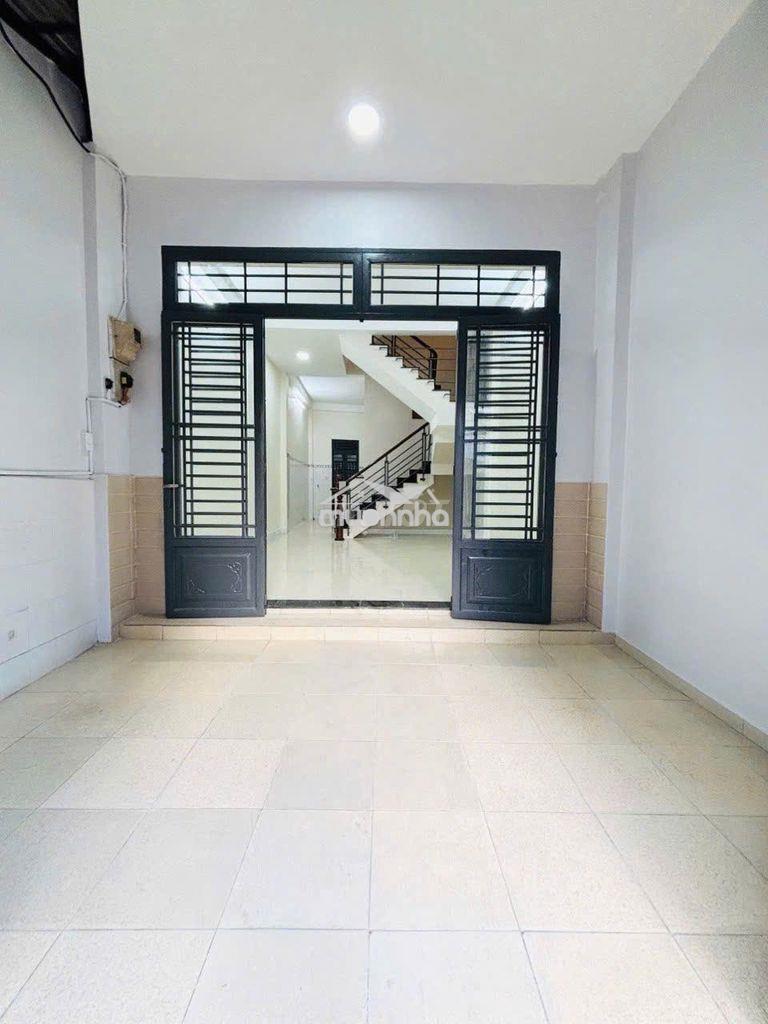 Nhà mới dọn vô ở ngay - lạc long quân - hxh - 3 tầng - 4pn - chỉ 15tr - Ảnh 2