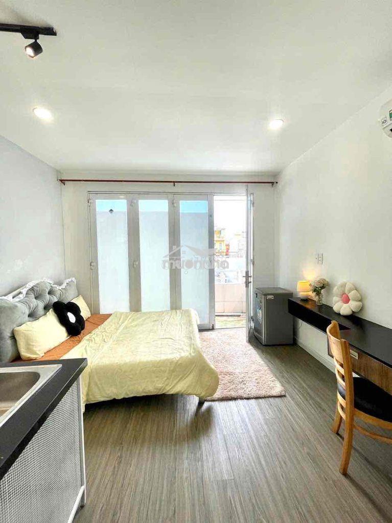 Cho thuê phòng ban công full nội thất mới ngay trung tâm q1