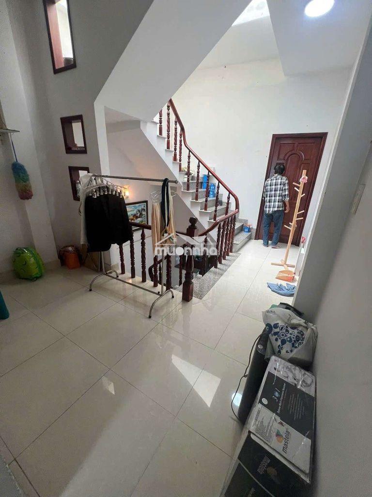 Nhà đẹp - hẻm rộng rãi - có máy lạnh - Ảnh 4