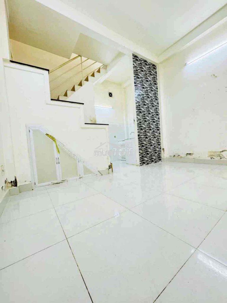 Bán nhà ngay chợ tân định, quận 1. 2 tầng 21m2 chỉ 3,95 tủ - Ảnh 2