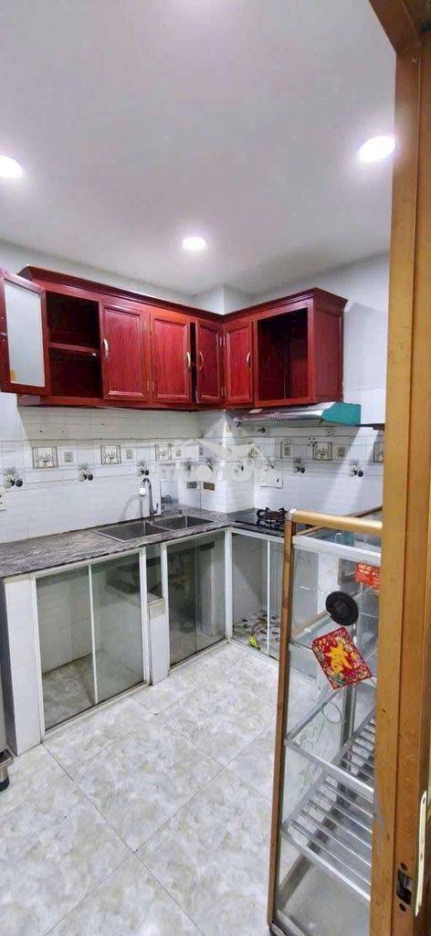 Cho thuê nhà 402 hậu giang, 9 triệu, 2pn, có nội thất như hình - Ảnh 3