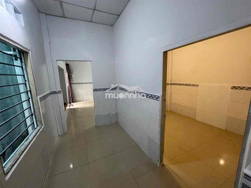 Nhà cấp 4 50m2 ngay đại học luật, sát nhà thờ fatimal bình triệu