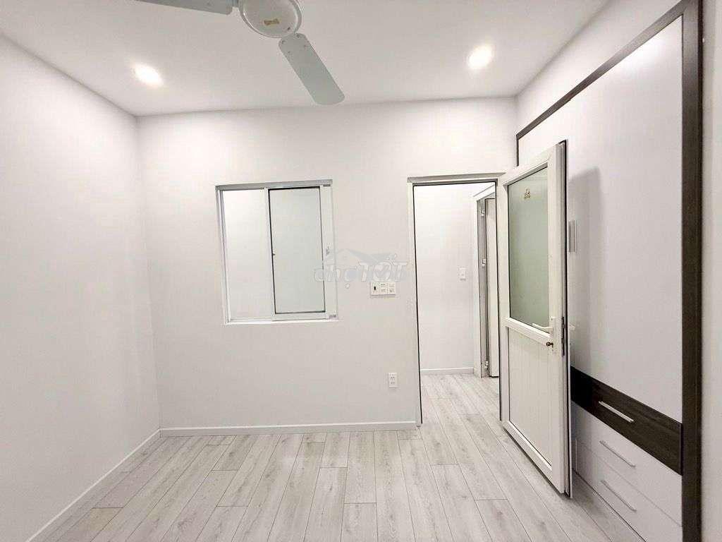Chung cư  vip,nơ trang long,p.13lầu1,dt:80m2(4 x 20)2pn,tặng nội thất - Ảnh 3