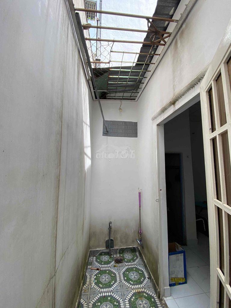 Nhà trống 1050// quang trung cho thuê làm kho - Ảnh 4