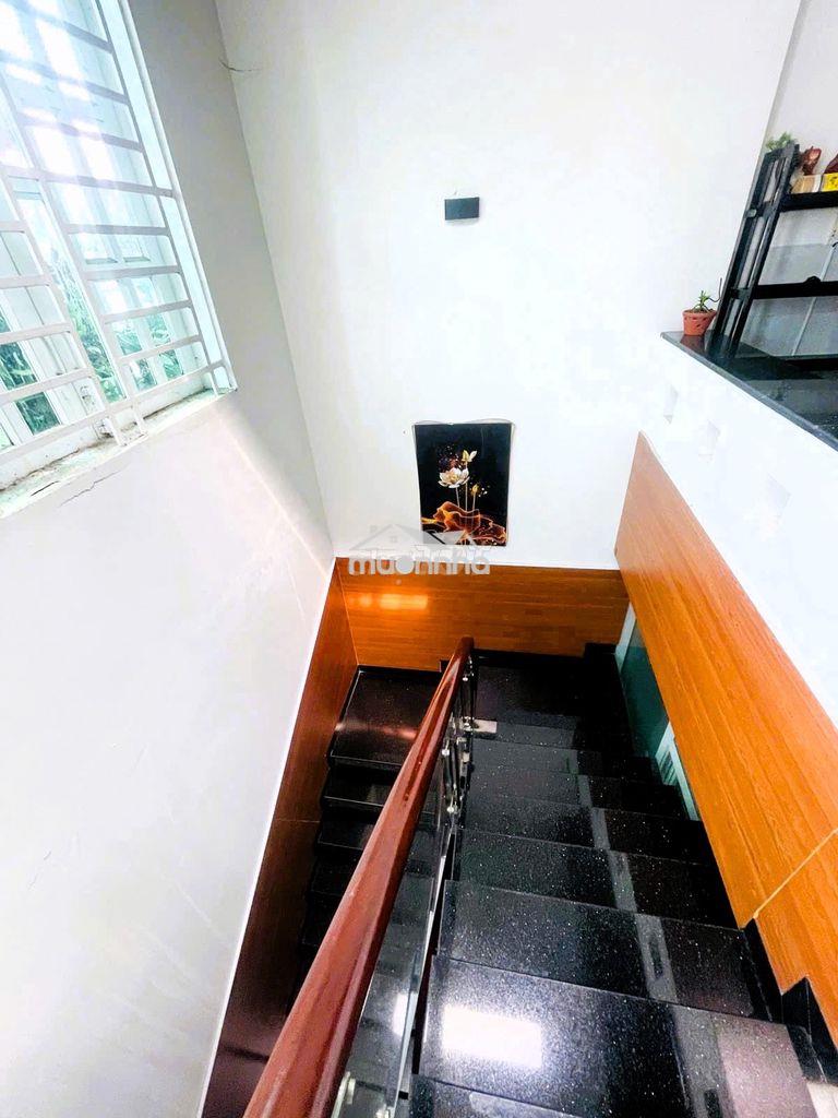 Nhà nguyên căn hẻm ô tô, sân rộng, đối diện vạn phúc city 5pn 200m2 - Ảnh 4