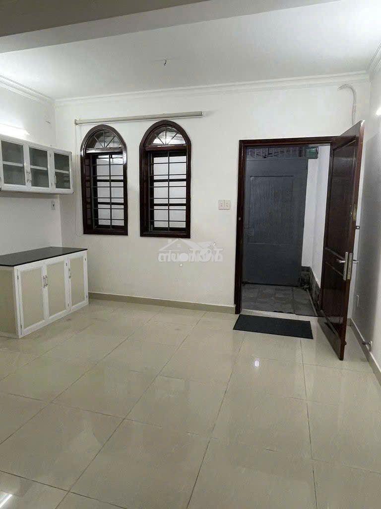 Nhà mới rộng rãi 120m2 gần mt cmt8 - Ảnh 2