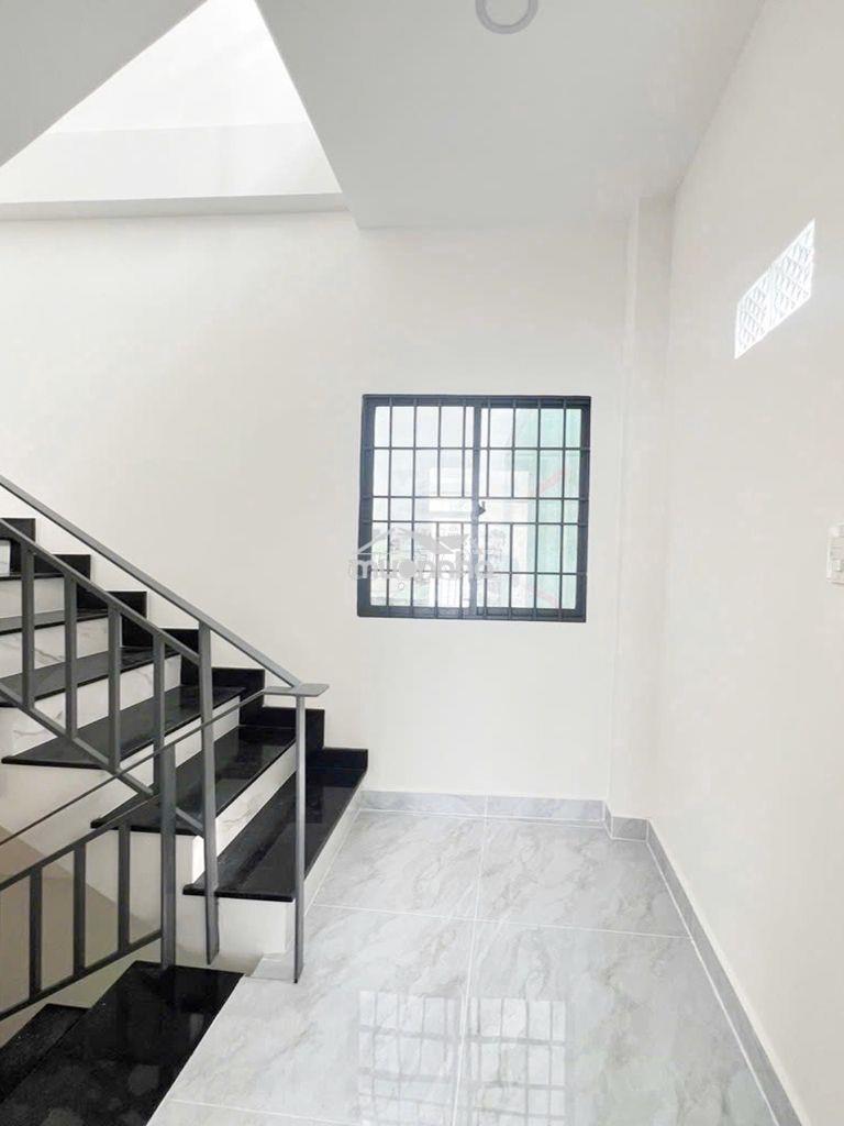 Nhà lạc long quân, hẻm xe hơi, sát cv đầm sen, nhà khu phân lô dân trí - Ảnh 4