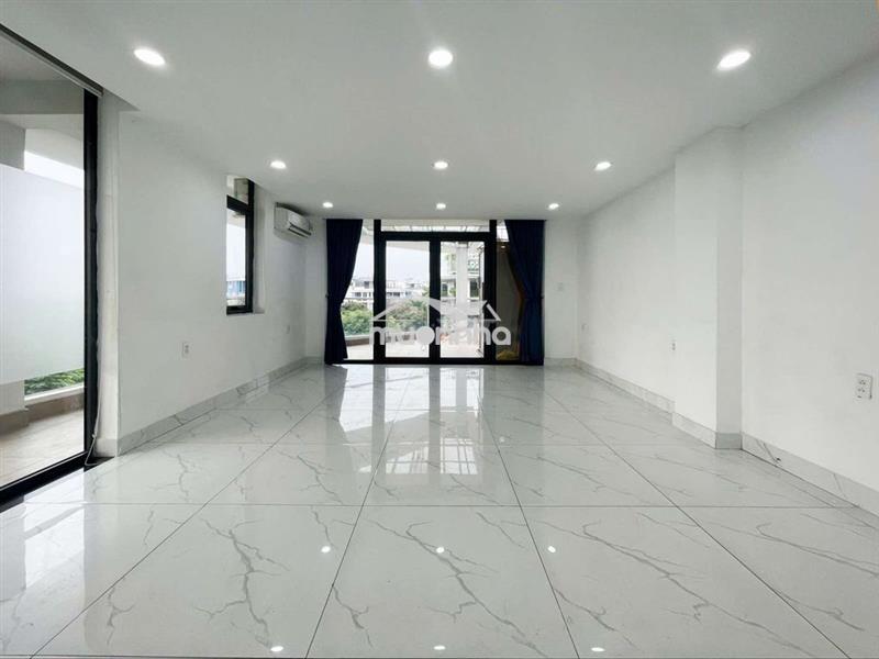 Văn phòng nguyên tầng 90m2 hai mặt tiền thoáng đẹp giá chỉ 11tr/tháng
