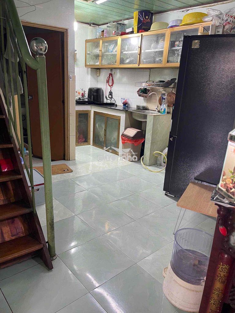 Cần pass lại nhà nguyên căn q6 giá thuê 5tr điện nước nhà nước - Ảnh 3