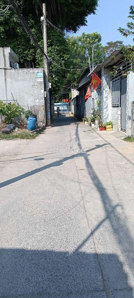 Bán nhà đúc lửng hẻm xe hơi dt 4m x 18m