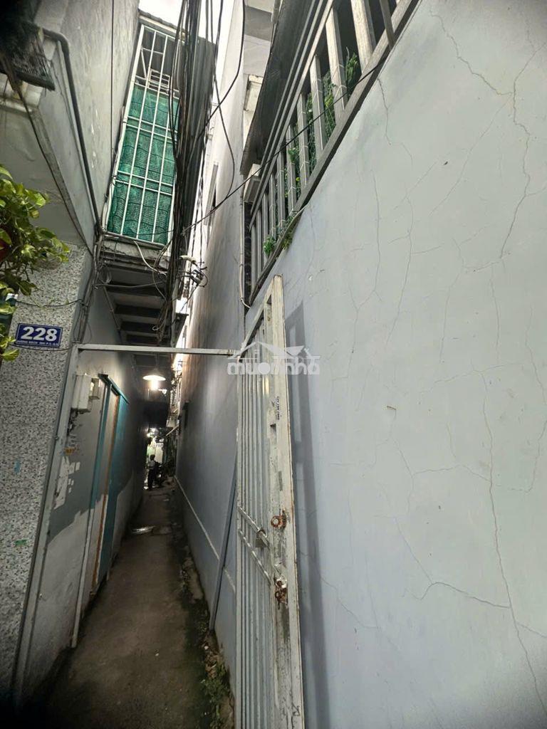 Nhà bán dự phóng ra 2 mặt tiền chỉ 6ty5