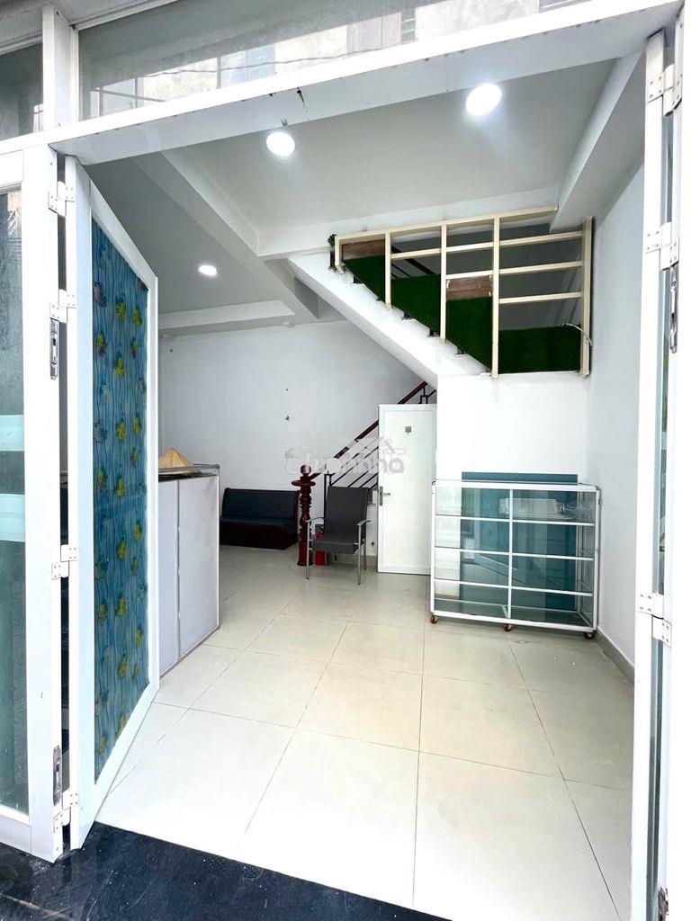 Cho thuê nhà mới  cmt8 đầy đủ nọi thất, p15, q10