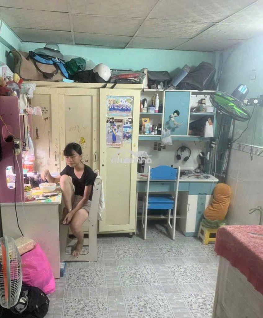 Nhà cấp 4 tiện xây mới ngang 8 hẻm xe hơi quận 4 - Ảnh 2