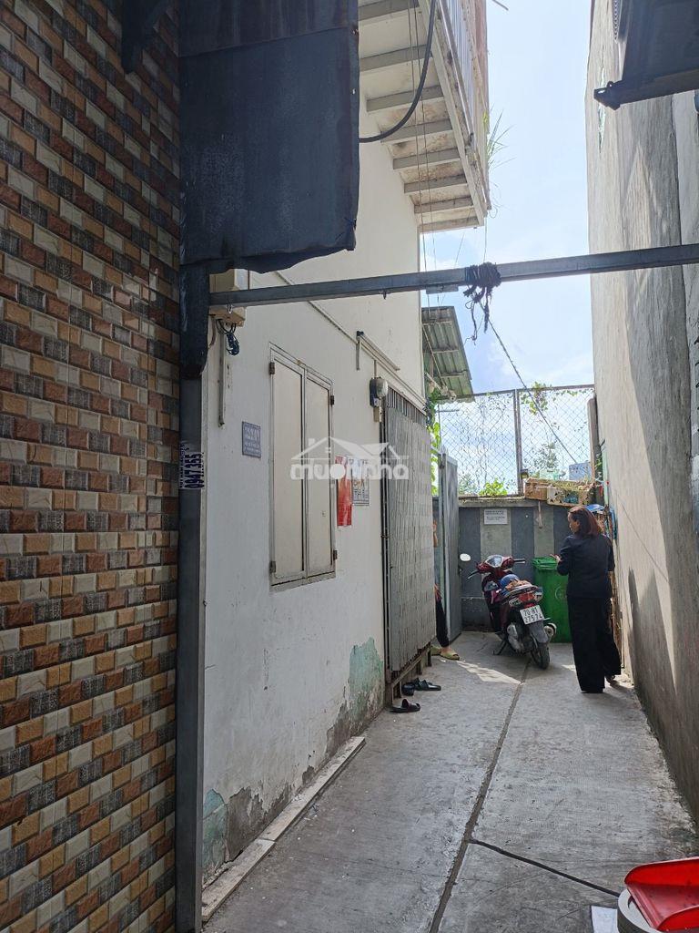 Bán nhà trọ 3 mặt tiền hẻm - 8 phòng luôn luôn đầy khách thuê - Ảnh 2